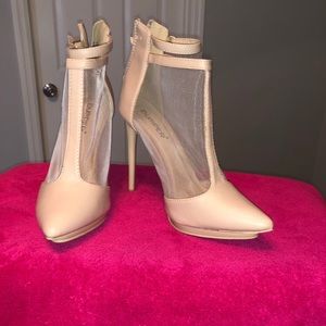 Cream, mesh booties . Never worn. size 7.5